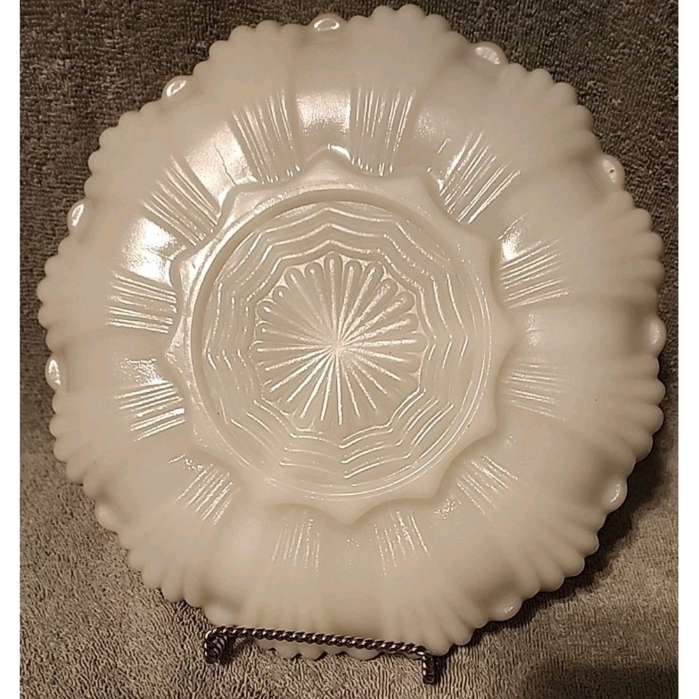 Fire King Anchor Hocking Milk Glass Divided Relish Plate w/Gold Trim Anniversary - Picture 4 of 4
